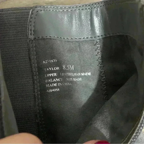 Isaac Mizrahi Ankle Boot Womens Size 8.5 US Gray Faux Suede Bootie Size Zip - Picture 7 of 8